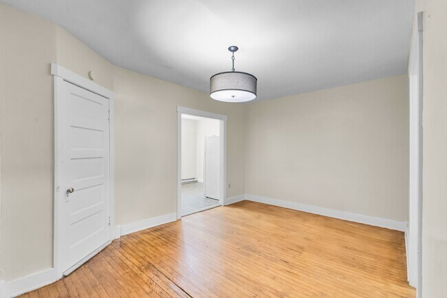 Building Photo - 521 N Ninth St