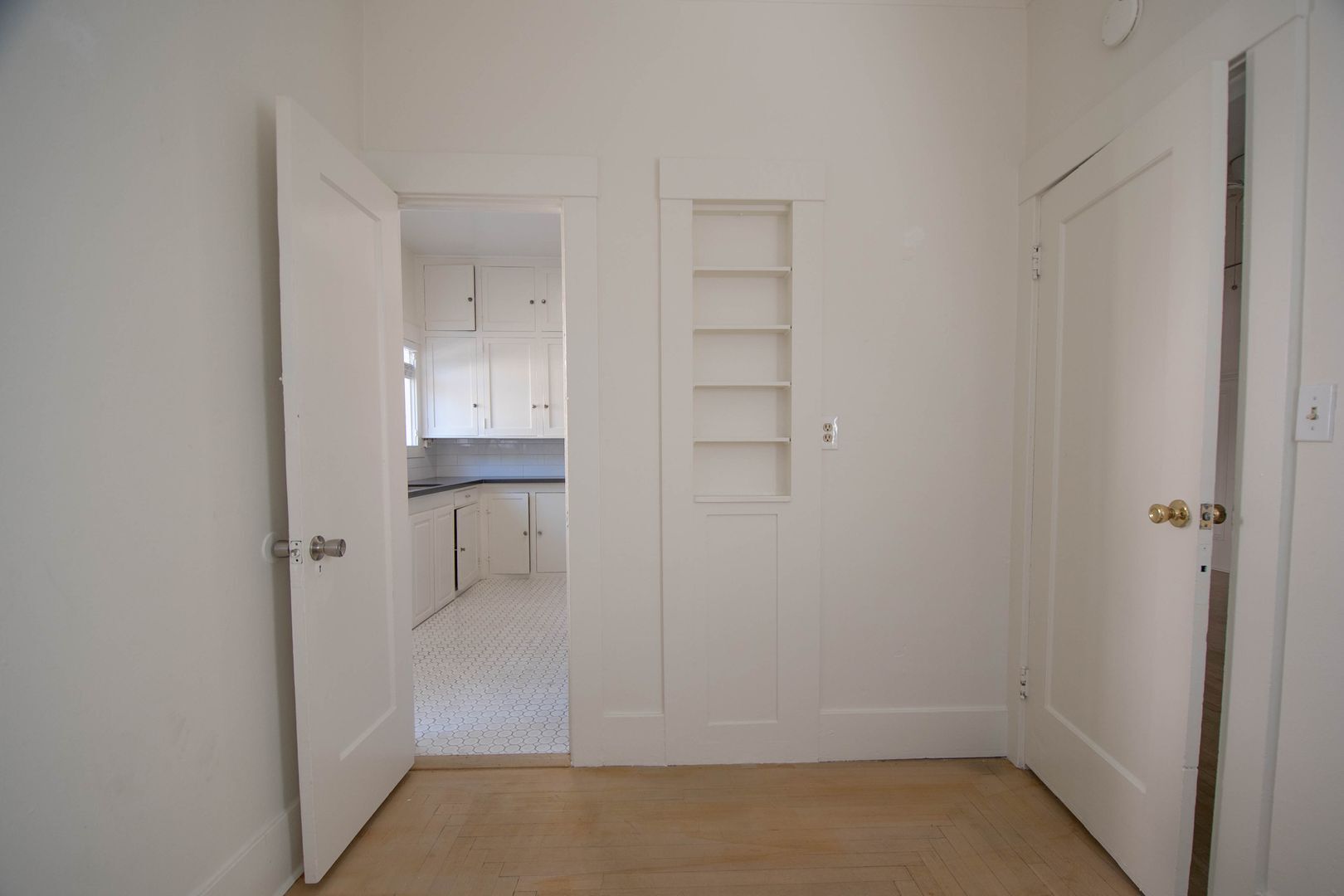 Building Photo - 314 W Mission St