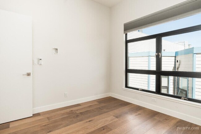 Building Photo - 25 Grace St