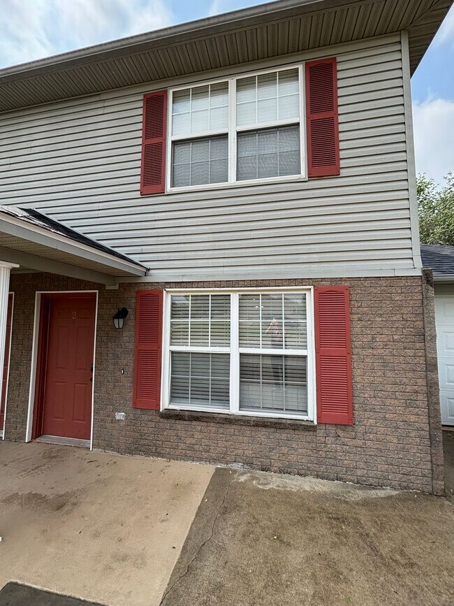 Primary Photo - 3301 SW Victoria Pl