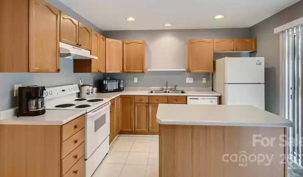 Kitchen full - 12707 Spirit Bound Way