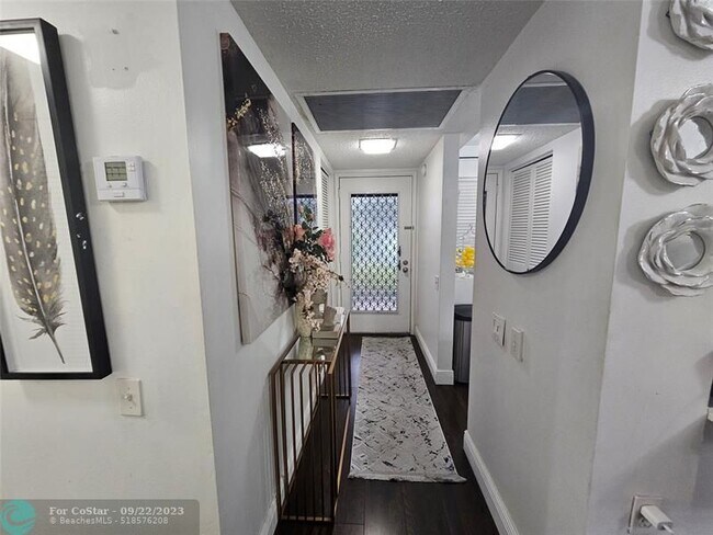 Building Photo - 2703 Nassau Bend