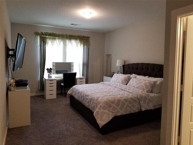 Building Photo - Stunning 5 beds 3 baths in Fort Worth!