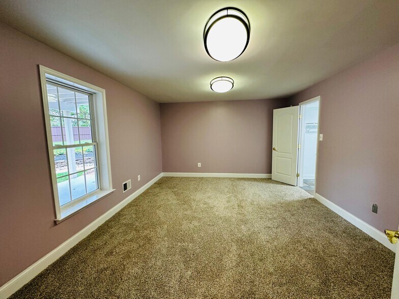 Building Photo - 21424 Glebe View Dr