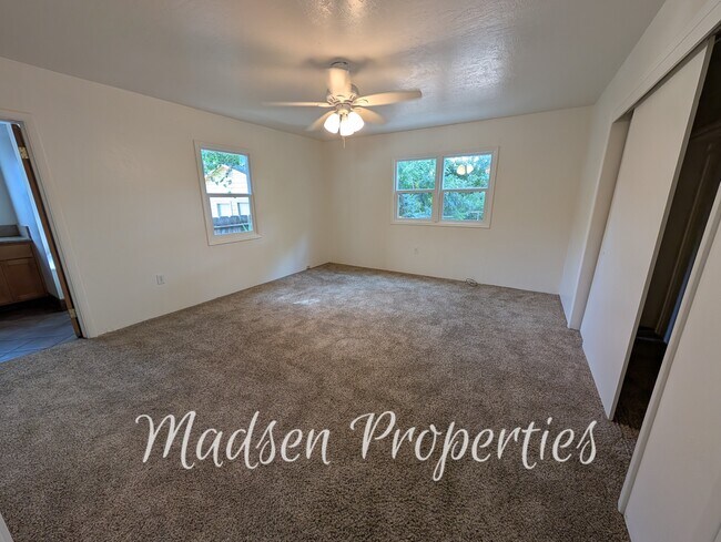 Building Photo - 1223 Arcadian Ave