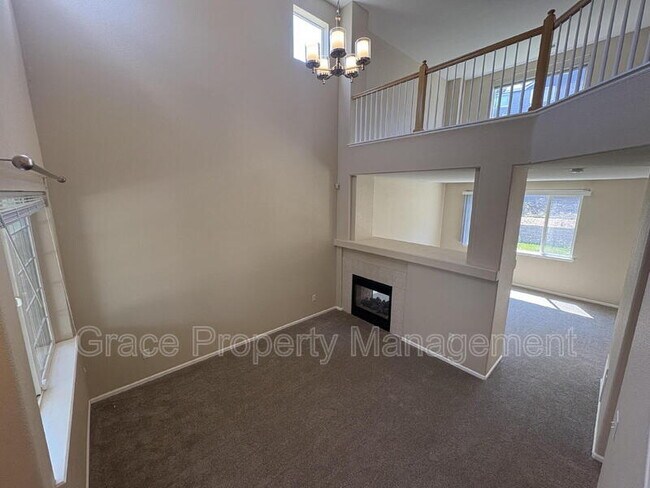 Building Photo - 910 Humboldt Way