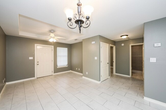 Building Photo - 205 W San Carlos St