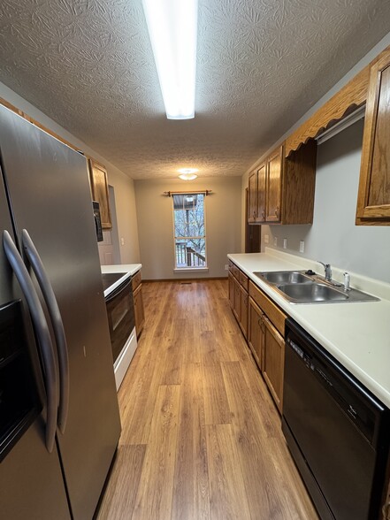Building Photo - 1575 Garden Ln