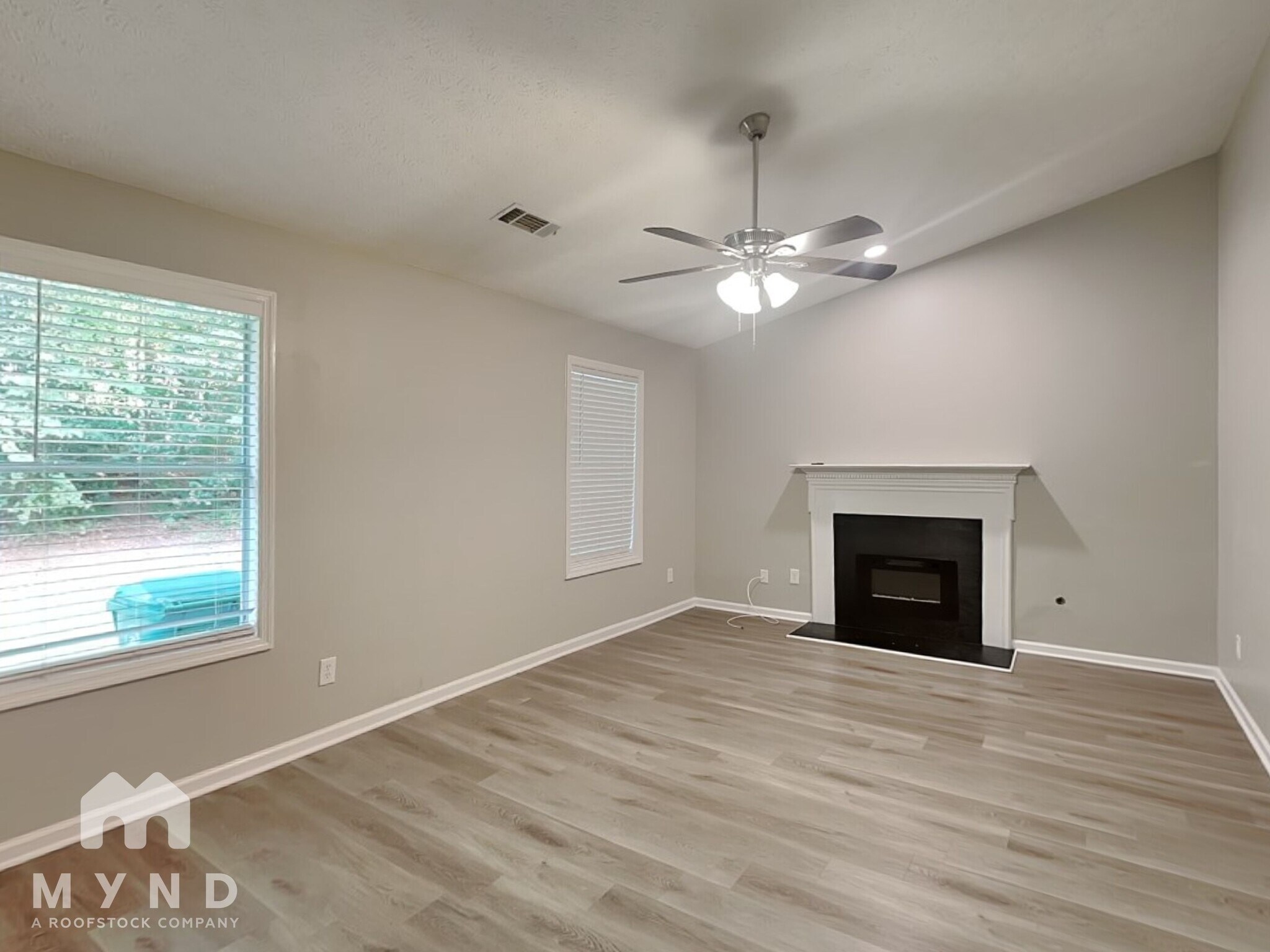 Building Photo - 7138 Lone Oak Trce