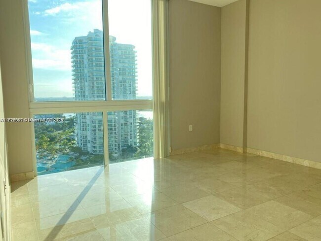 Building Photo - 150 Sunny Isles Blvd