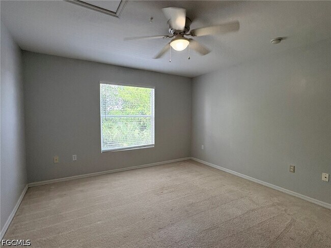 Building Photo - 3636 Pine Oak Cir