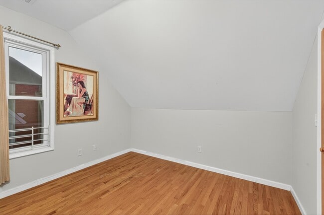 Building Photo - 561 AVENUE E