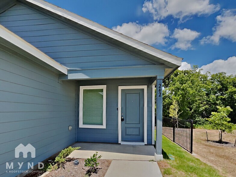 Building Photo - 242 Willow Wy