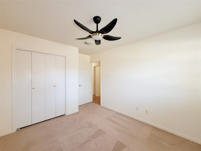 Building Photo - 8611 Pool Creek Dr