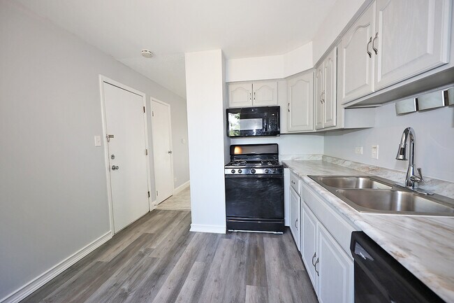 Building Photo - 109 Boardwalk St