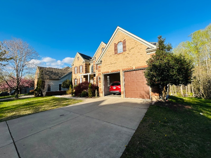 Building Photo - 15506 Symondsbury Way