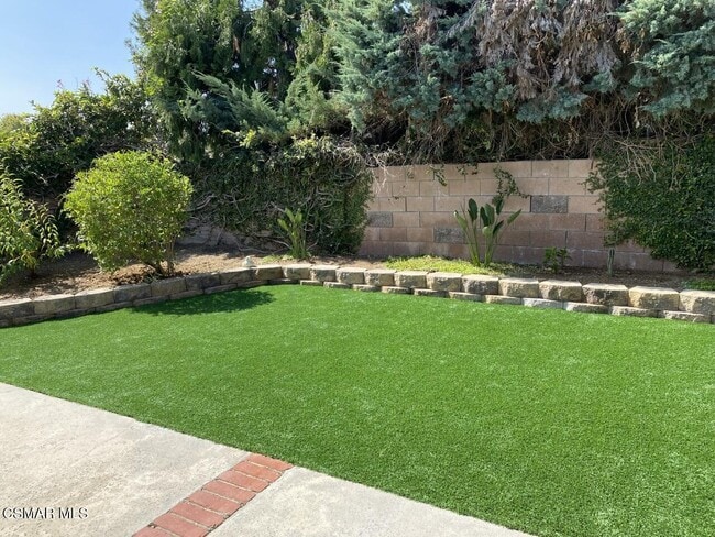 Building Photo - 845 La Grange Ave