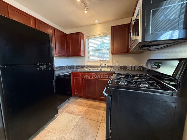 Building Photo - 1348 McDowell Rd