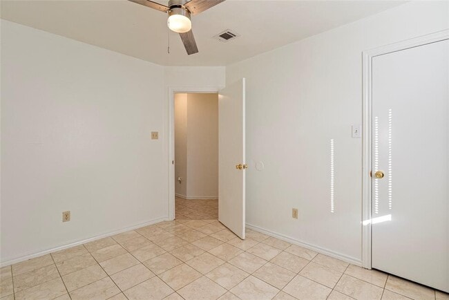 Building Photo - 13216 Bennington Ln