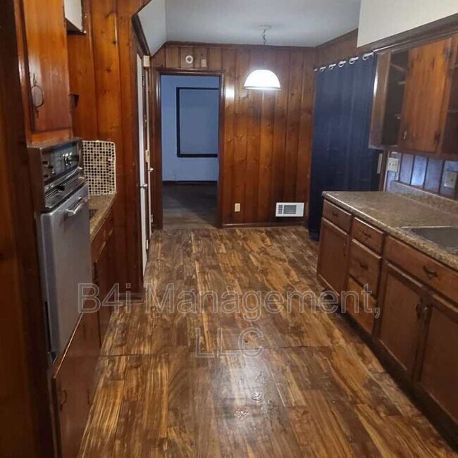 Building Photo - 2120 Milano Dr
