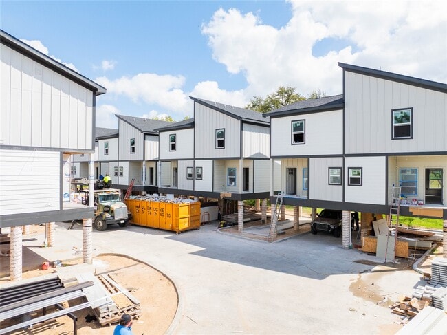 Building Photo - 32001 Waller Tomball Rd