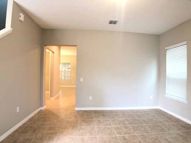 Building Photo - 12663 Salomon Cove Dr