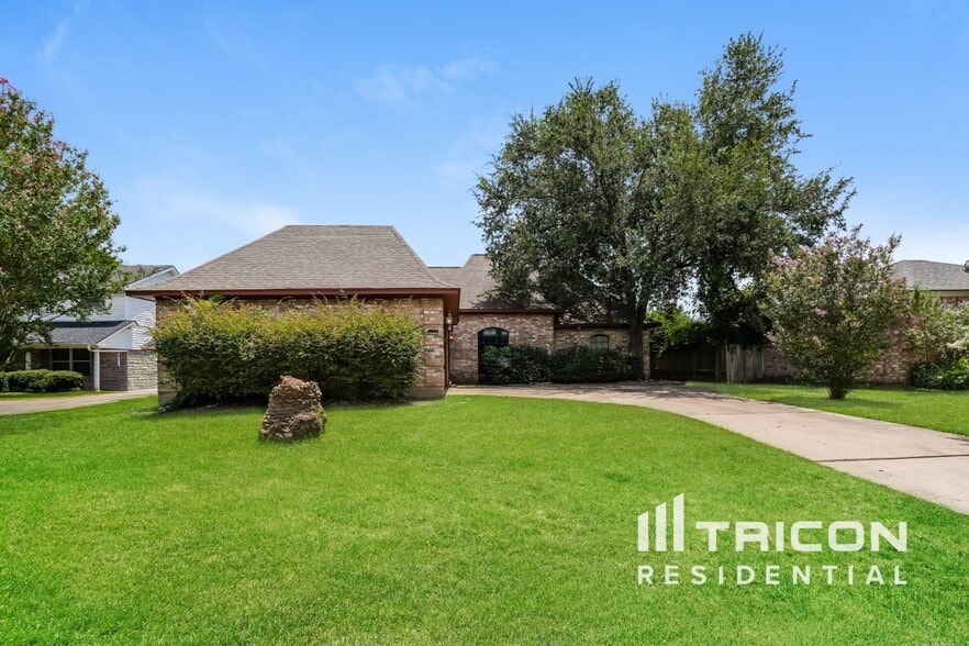 Primary Photo - 7411 Las Brisas Dr