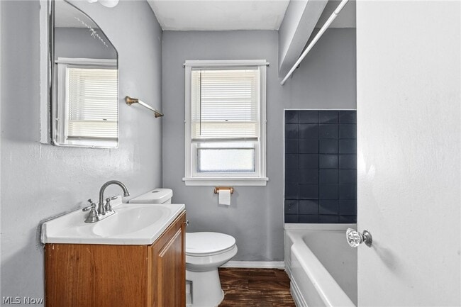 Building Photo - 988 Glenside Ave