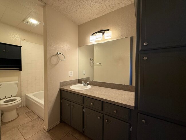 Building Photo - 9717 Blandon Ave