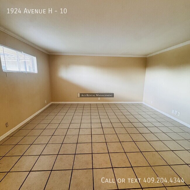 Building Photo - 1924 Avenue H