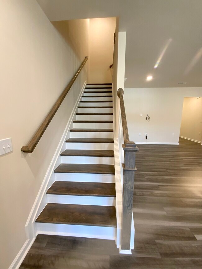 Building Photo - 836 Falls Grove Trl