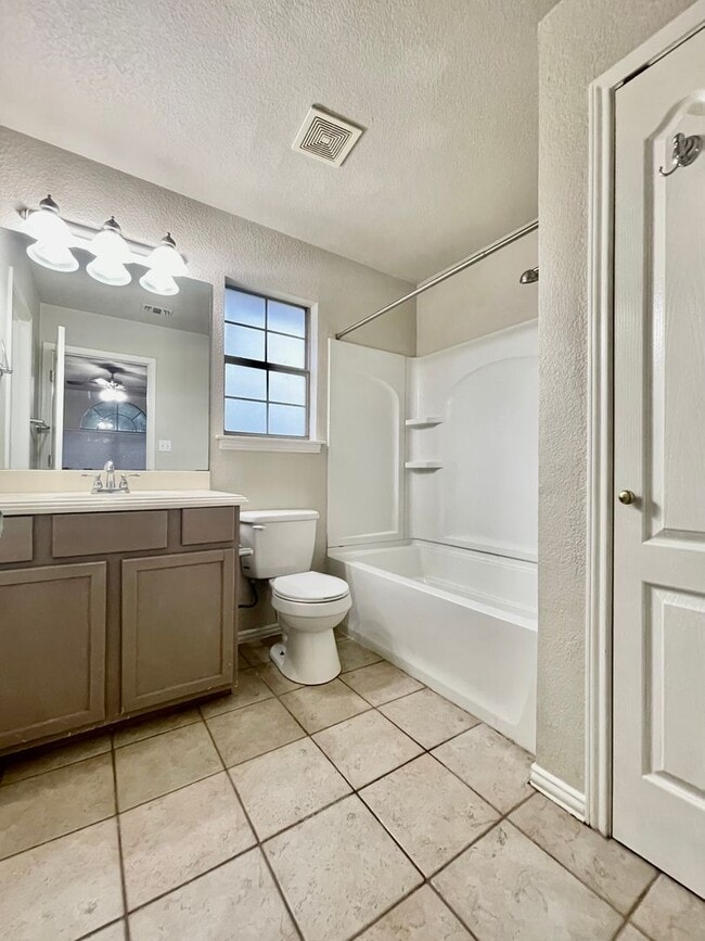 Building Photo - Comfort & Charm in Castle Forest - Reduced Deposit for Qualified Applicants!