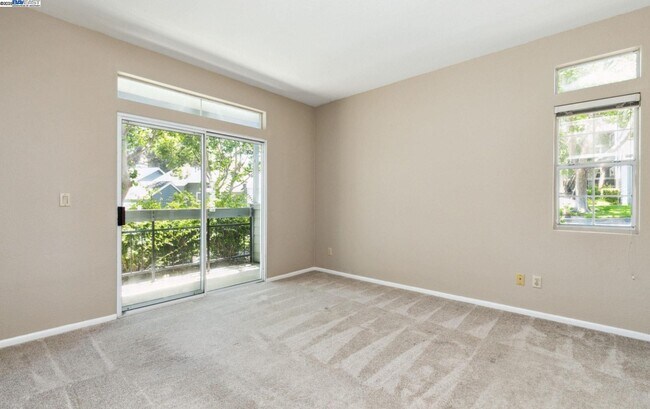 Building Photo - 8170 Mountain View Dr