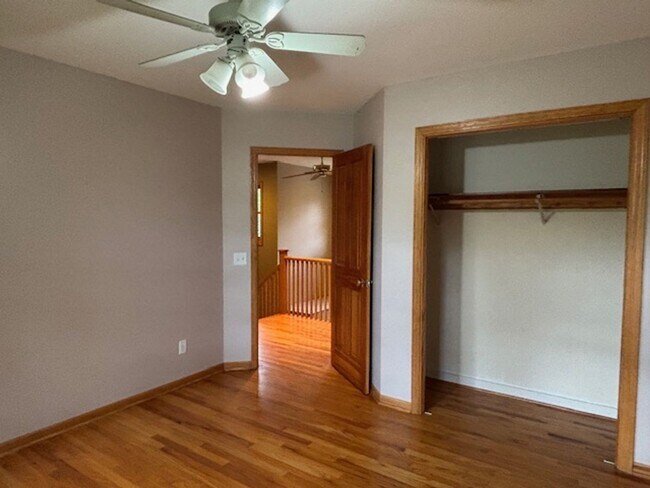 Building Photo - Spacious 4 BR/4 BA Single-Family Home in a...