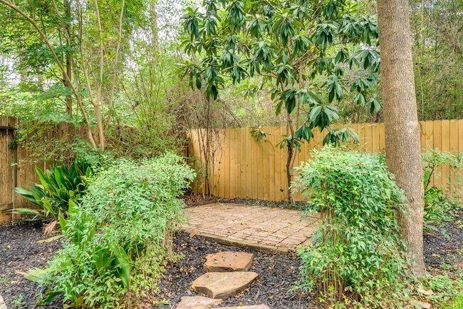 Building Photo - 6 Yarrow Ct