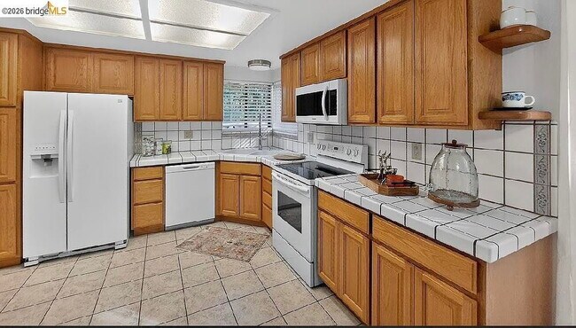 Building Photo - Single Family Home For Rent