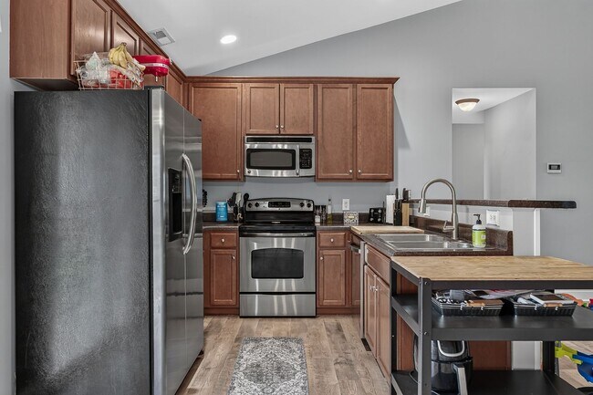 Building Photo - Relax and Unwind in This Sterling Farms Gem