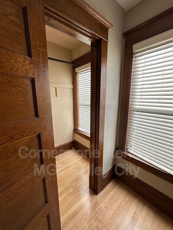 Building Photo - 141 6th St NW