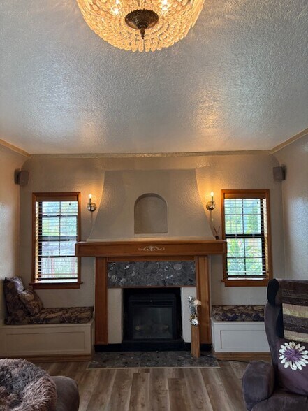Building Photo - 1252 Basswood Ave