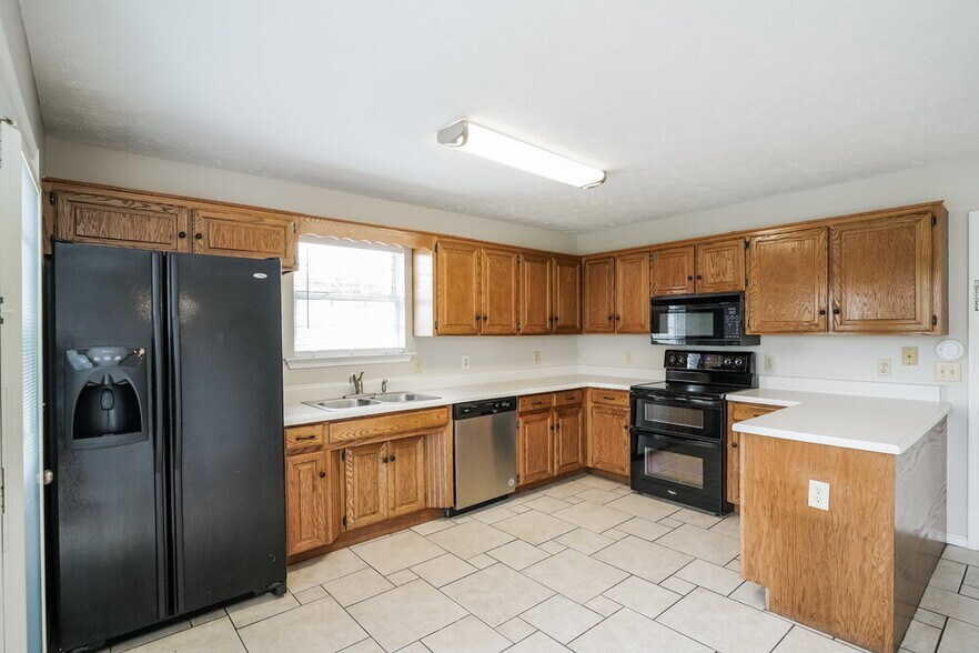 Building Photo - 300 Stafford Ct