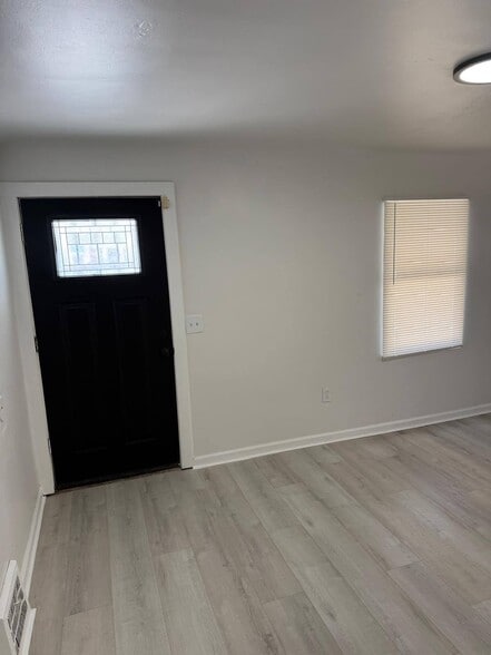 Building Photo - 19934 Manor St