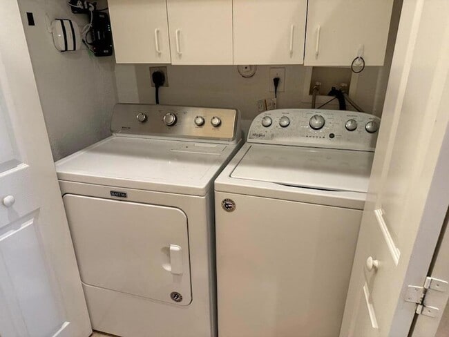 Building Photo - 328 W Coral Trace Cir