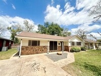 Building Photo - 523 Wisteria St