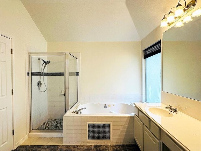 Building Photo - 13413 Creole Cove