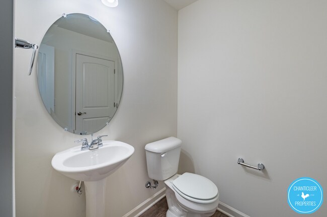 Building Photo - 8 Rochambeau Ct