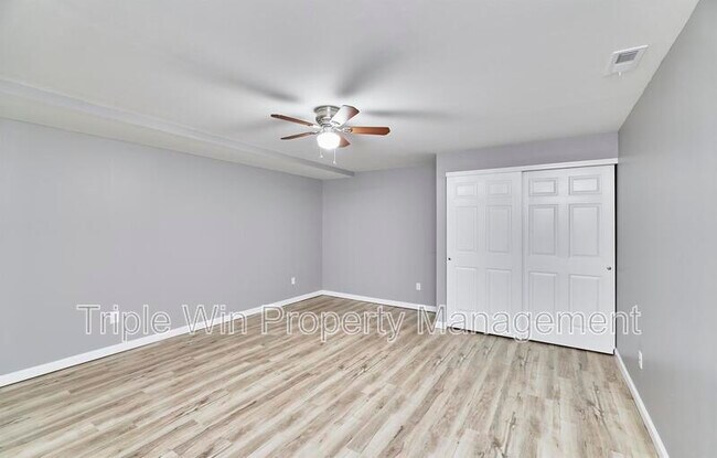 Building Photo - 4927 Triple Tree Ct