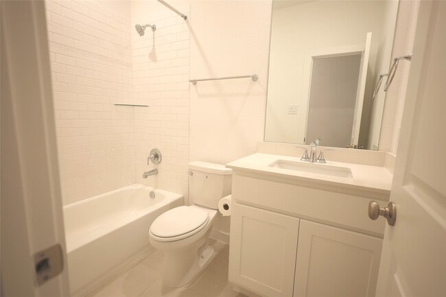 Building Photo - 27003 Golden Isle Ln