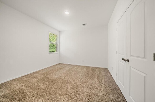 Building Photo - 177 Jim Hall Ln