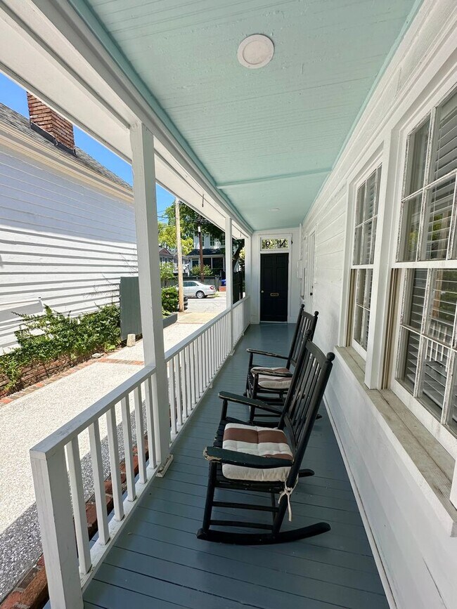 Building Photo - Charming Updated Three Bedroom Home Downtown