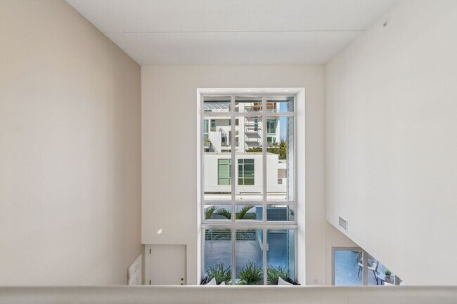 Building Photo - 1343 4th St